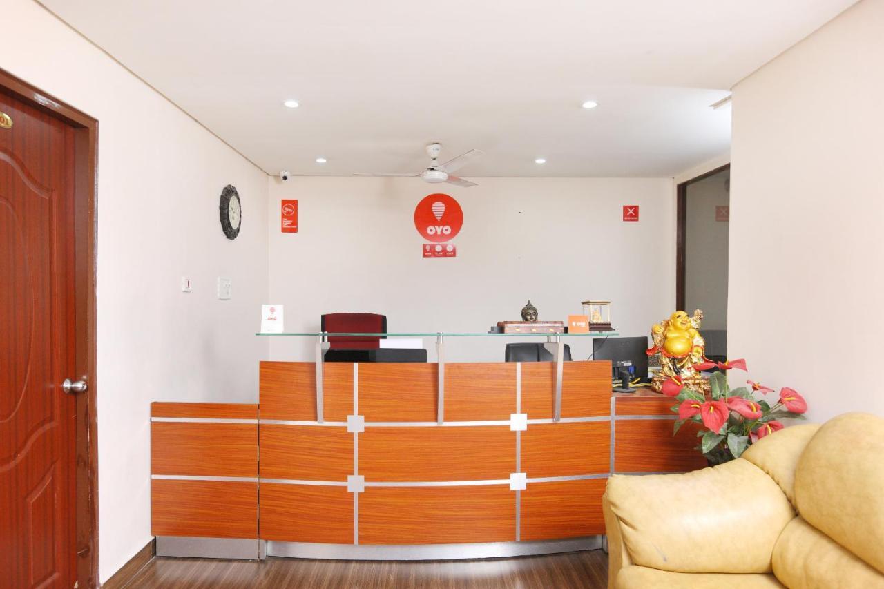 Oyo 1001 Palmtree Corporate Anna Nagar Hotel Madras Buitenkant foto