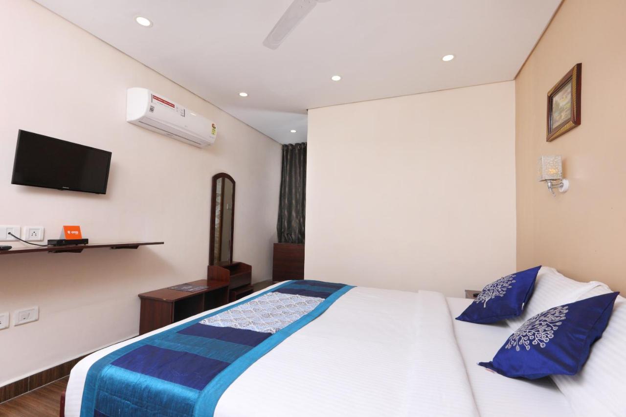 Oyo 1001 Palmtree Corporate Anna Nagar Hotel Madras Buitenkant foto