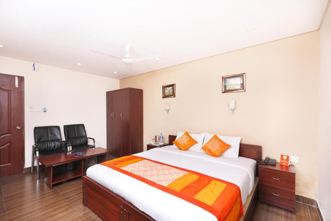 Oyo 1001 Palmtree Corporate Anna Nagar Hotel Madras Buitenkant foto