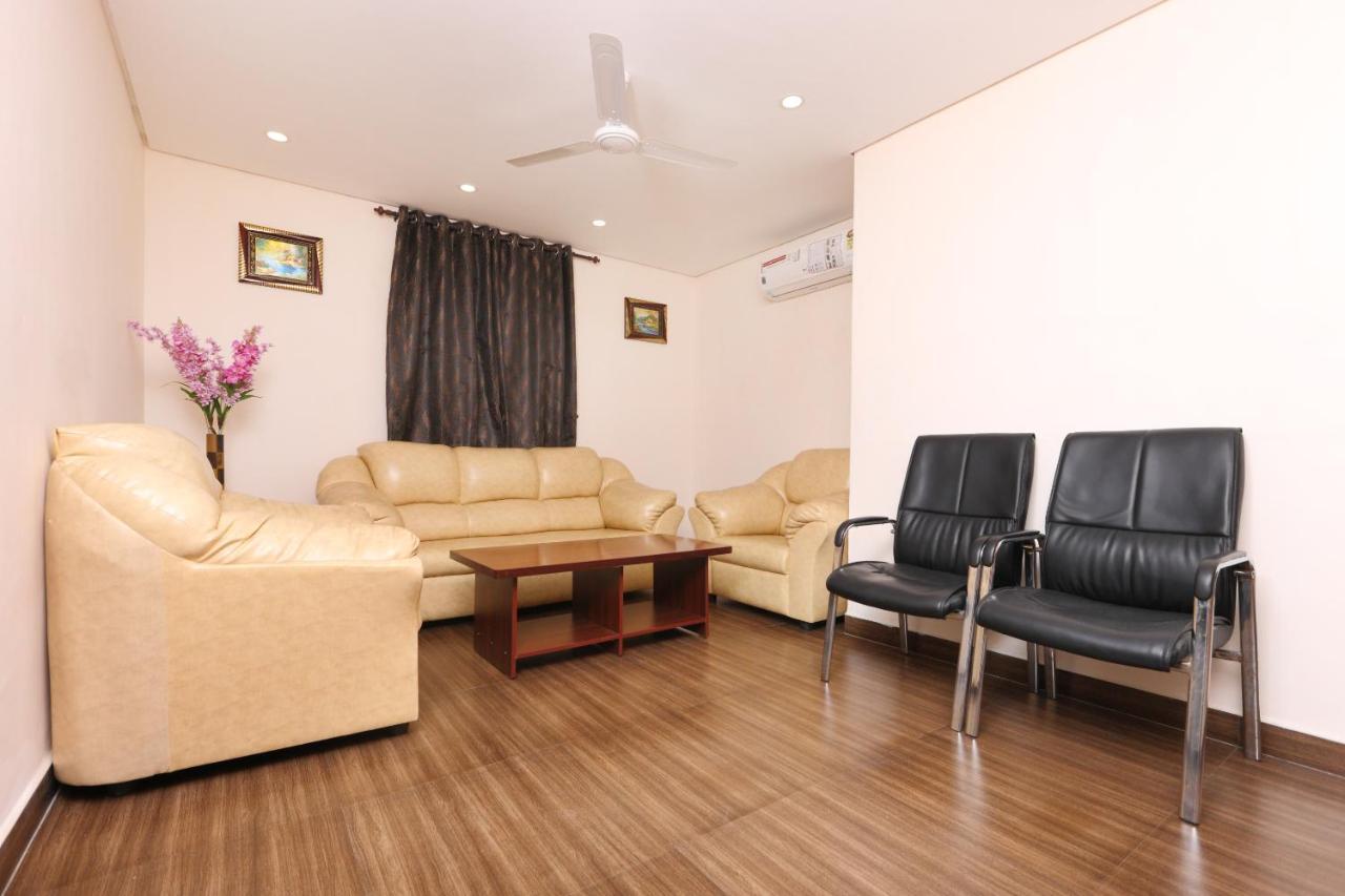 Oyo 1001 Palmtree Corporate Anna Nagar Hotel Madras Buitenkant foto