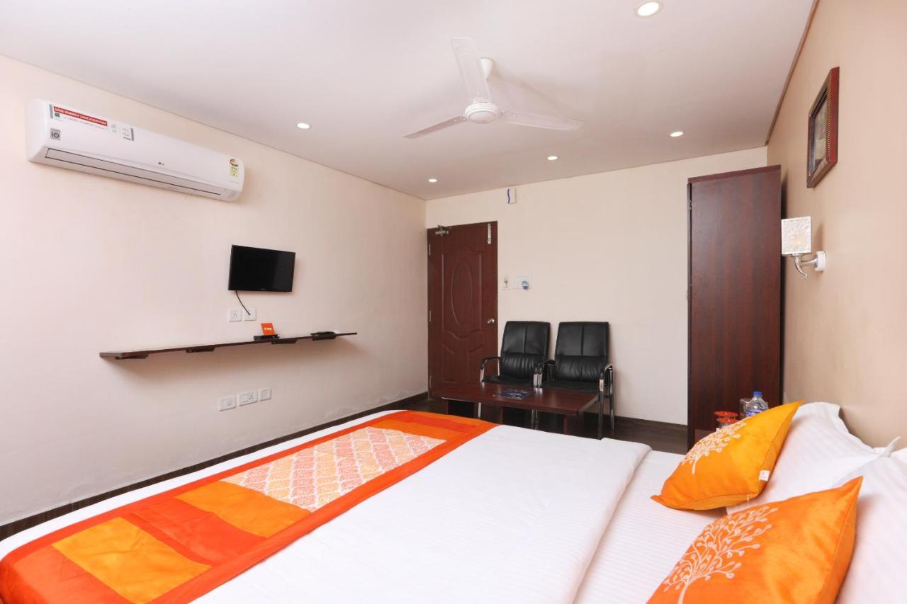 Oyo 1001 Palmtree Corporate Anna Nagar Hotel Madras Buitenkant foto